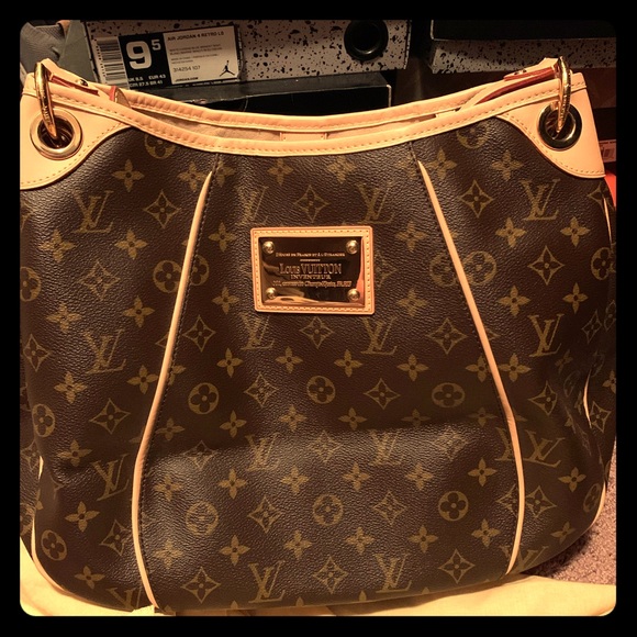 Louis Vuitton Handbags - Authentic Louis Vuitton, large hobo. Brand new!!!